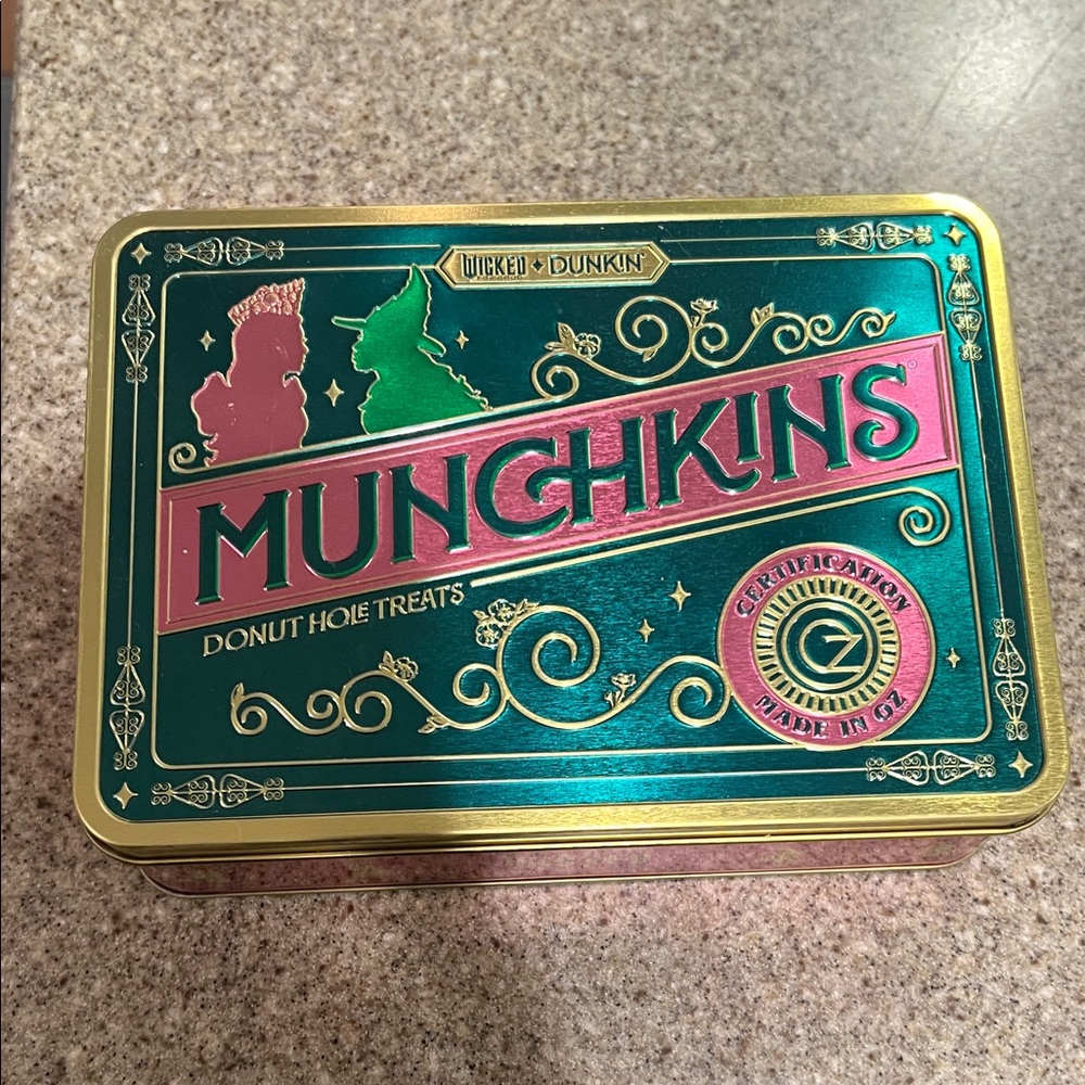 Munchkins Decorative Treat Tin - Green and Pink